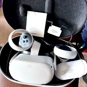 MetaQuest 2 Virtual Reality Headset